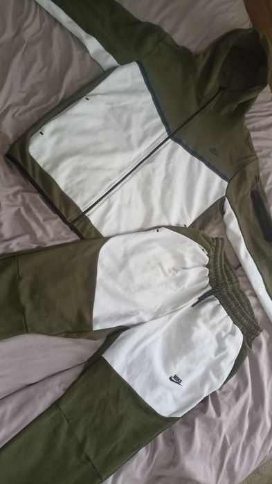 Compleu Nike tech fleece