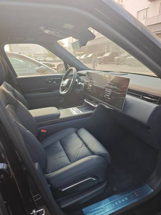 Zeekr 9x max  106500$ tayor sotuvga