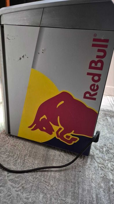 Бар хладилник Red Bull