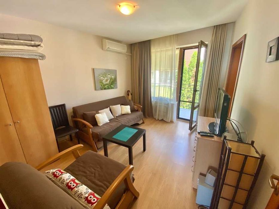 Двустаен апартамент на първа линия с фронтална гледка море