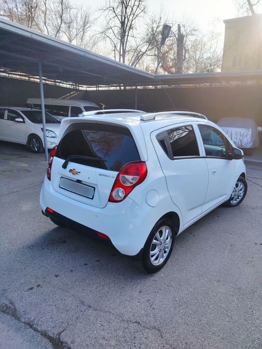 Spark sotiladi 2023 avtomat 31000 yurgan toza