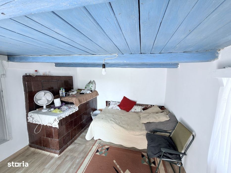 Casa batraneasca in Burlesti, comuna Unteni
