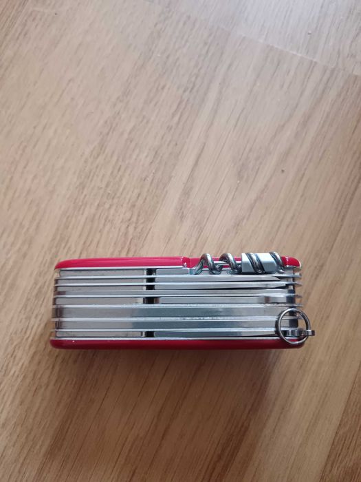 Briceag Victorinox SwissChamp Original (33 funcții) - Stare impecabilă / Ca Nou