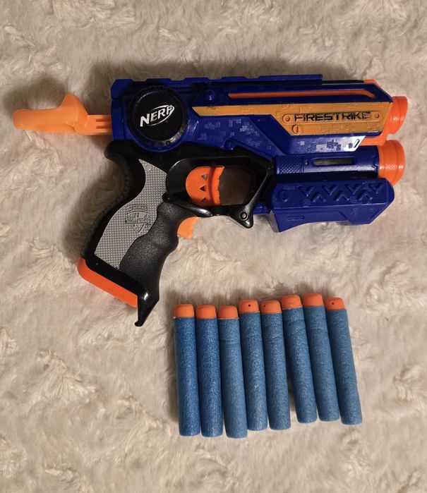Vand pistoale Nerf