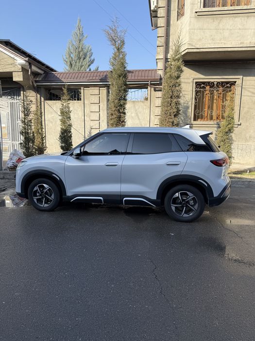 BYD Yuan up Ofitcial Nahd/Arenda