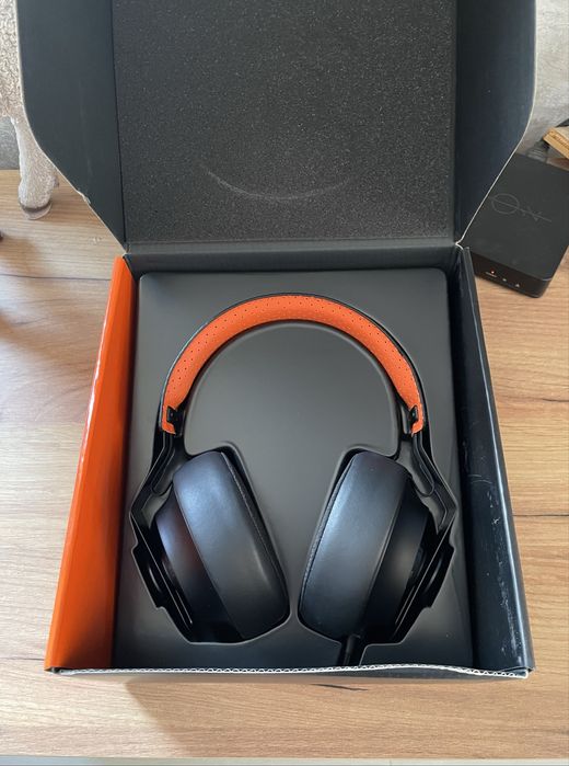 Нови геймърски слушалки Cougar Phontum Pro Pix