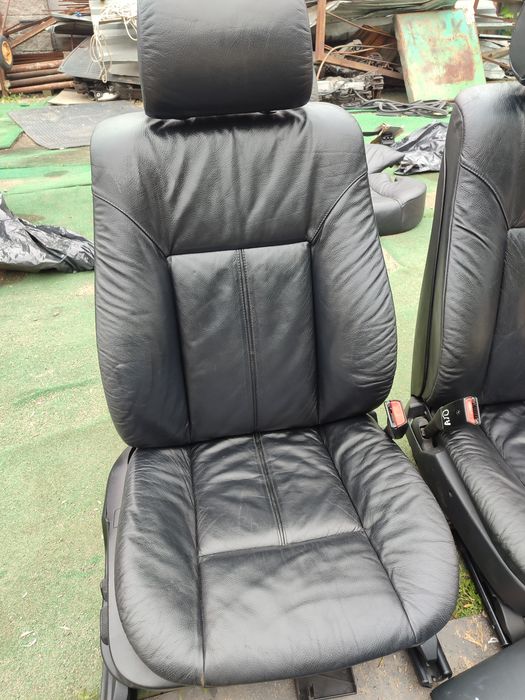 Продам сиденья BMW E38.