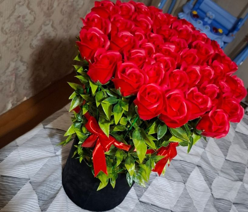 Suniy gullar . Dostavka bor . 100.000 dan boshlanadi . Sifatli va isho