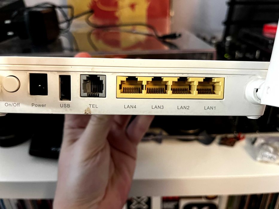 Рутер - Huawei OpitXstar EG8145V5