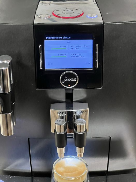 Кафемашина кафе автомат Jura j9 black с гаранция