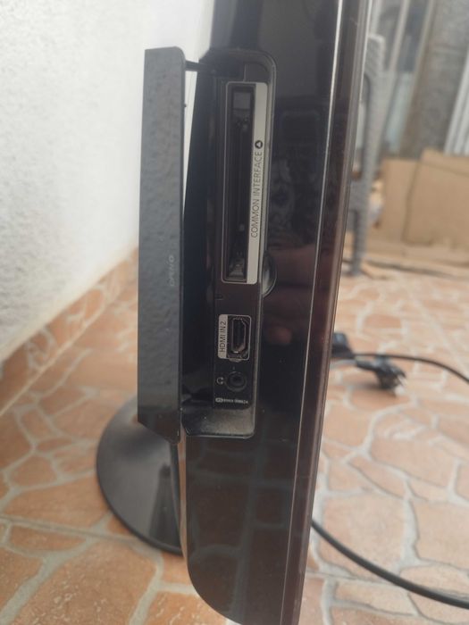 Продавам  монитор Samsung T200HD