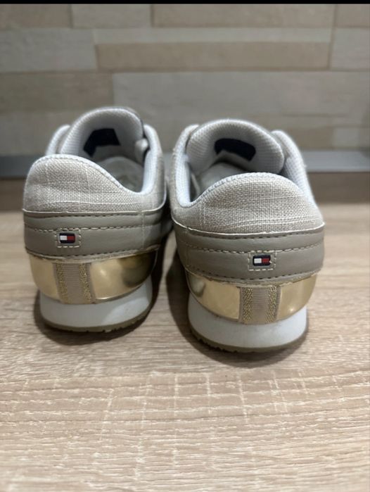 Sneakers Tommy Hilfiger 37