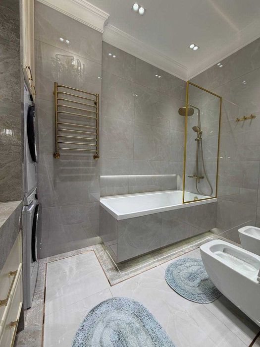 Новостройка Яккасарайский район Заводская,Абдулла Каххара 5/2/6  200кв