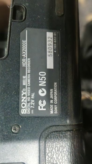 HDR-AX2000E Видеокамерв