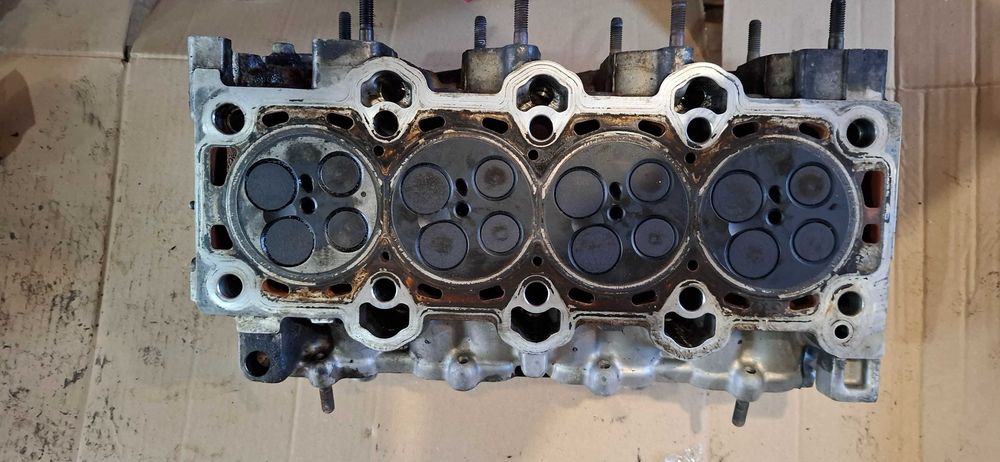 Цилиндрова глава за киа / хюндай 1.6 128, с код на мотор D4FB