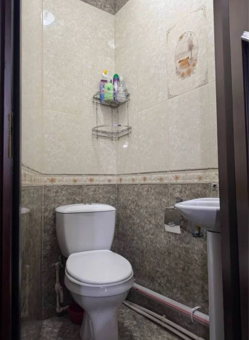 Себзор 4 хонали квартира сотилади Ат Теризми