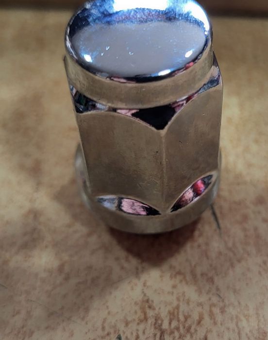 Vând set 20 piulițe prezoane