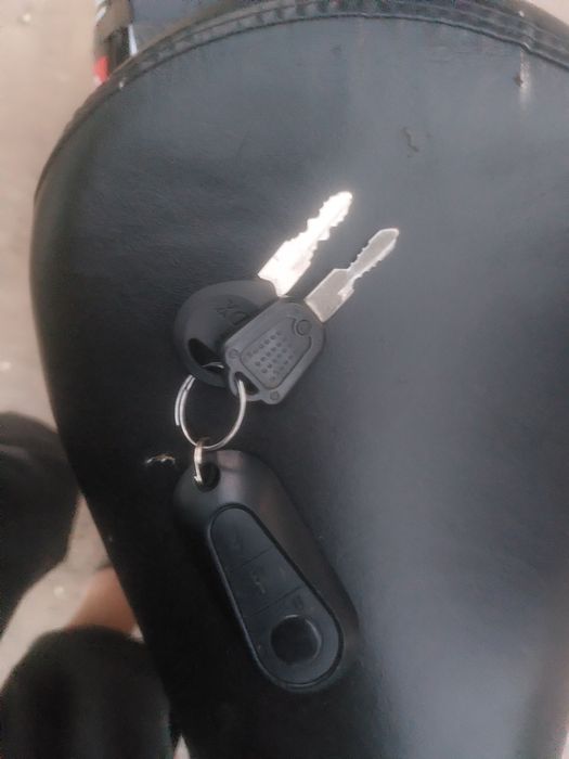 Продам скутер ск8