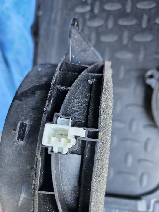 Boxe / difuzoare spate Toyota Corolla E210 .