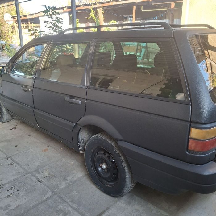 Продаю пассат универсал б3