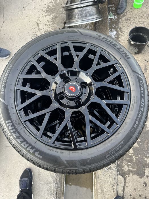 Qora glansivey neabichniy fason r16