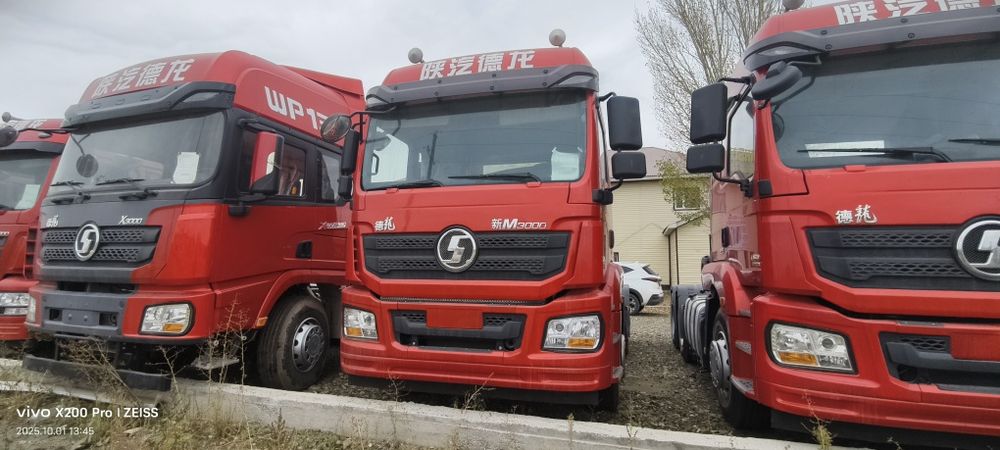 Шесть тяговых локомотивов в Астане,