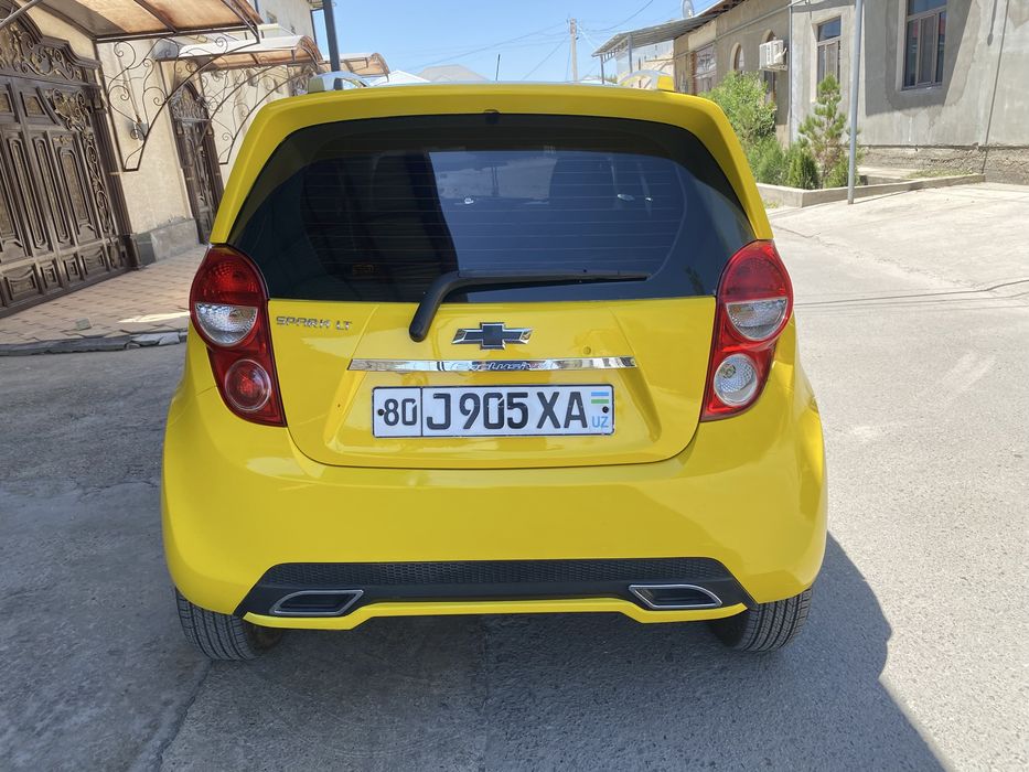 Chevrolet spark sotiladi