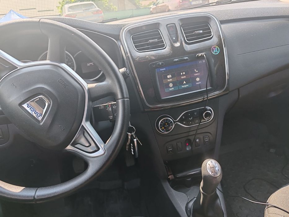Vând Dacia Logan Prestige.