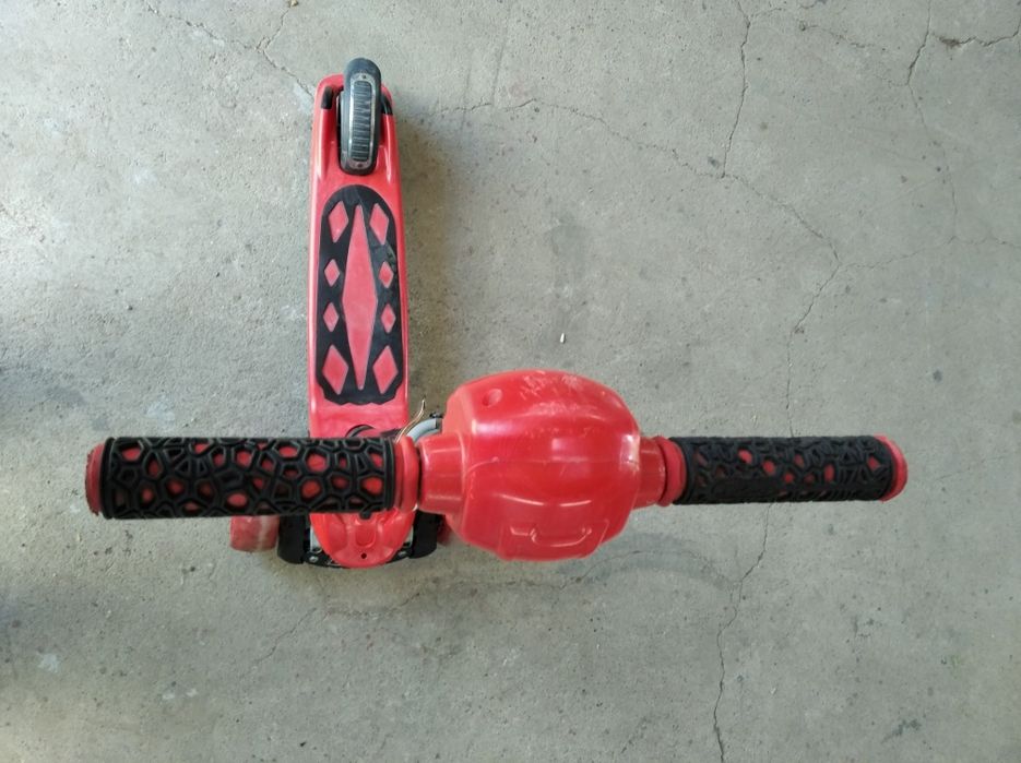 Детский самокат .  Трёхколёсный самокат