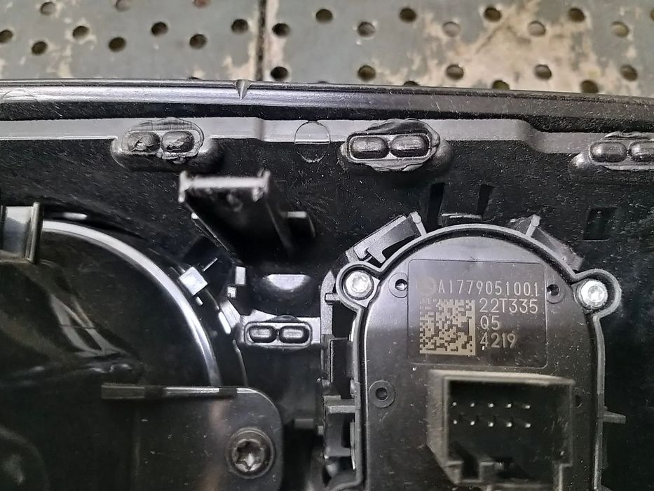 Grile ventilatie bord centrale buton start stop mercedes a class w177 a1779051001 a1776809800
