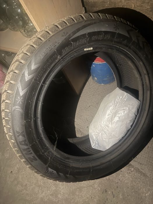Продам зимнюю резину R-17шипованная