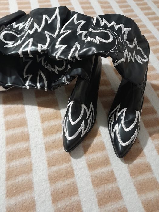 Дамски     чизми