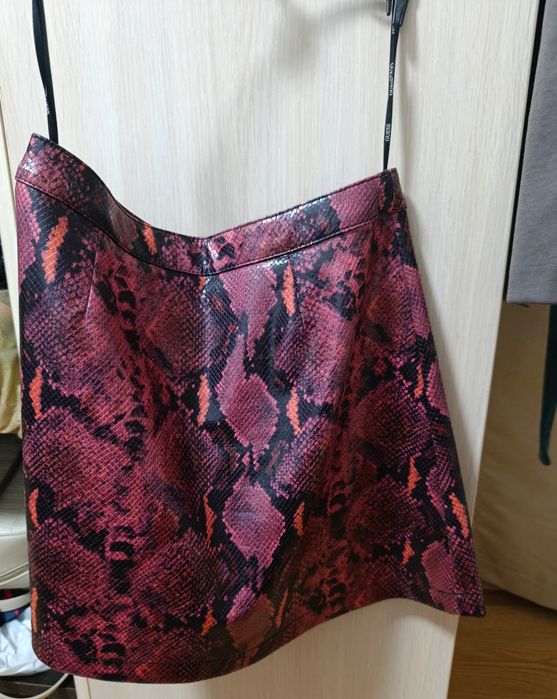 Кожена пола Guess