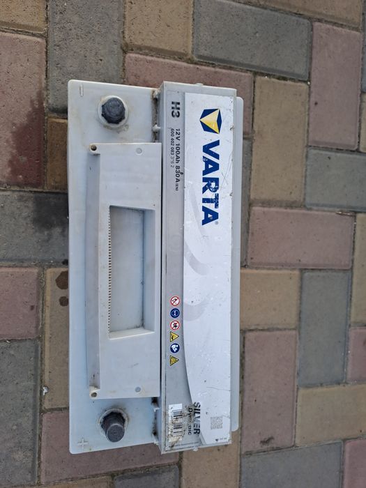 Vând baterie varta silver 100ah
