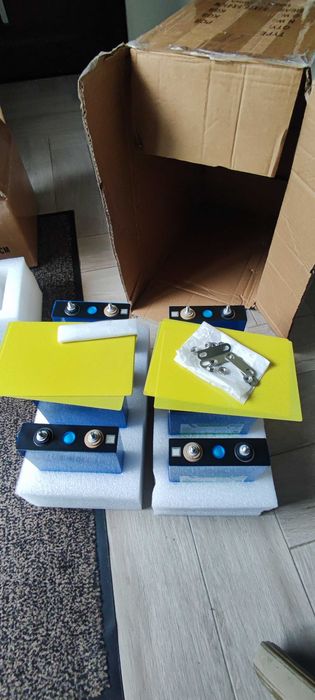 4 buc Celule LiFePO4 de 100Ah pentru fotovoltaice - rulote - BMS 100A - 200A