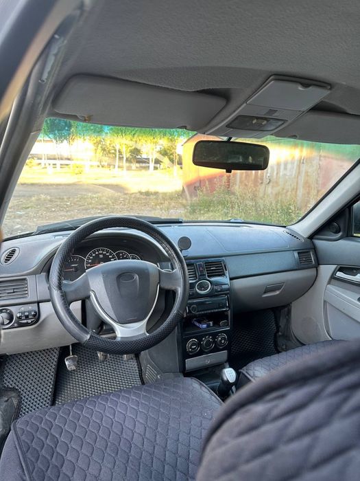 Lada Priora хэтчбек