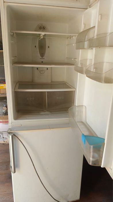 Продам холодильник LG