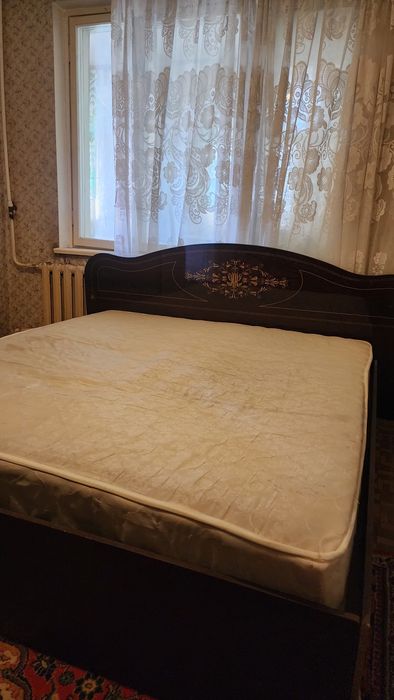 Спальный кровать сотилади, матраси билан
