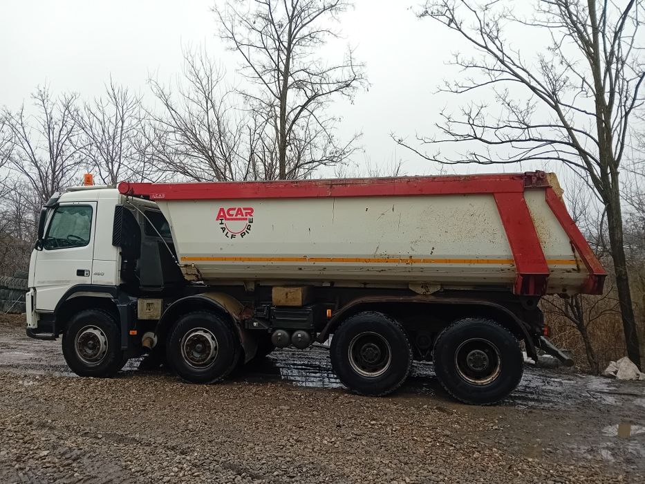 Vind Autobasculanta Volvo 460  8x4