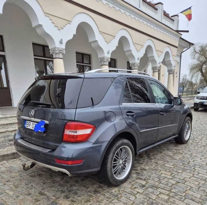Mercedes Benz clasa ML 300 204cp,vand ,schimb cu 7 locuri
