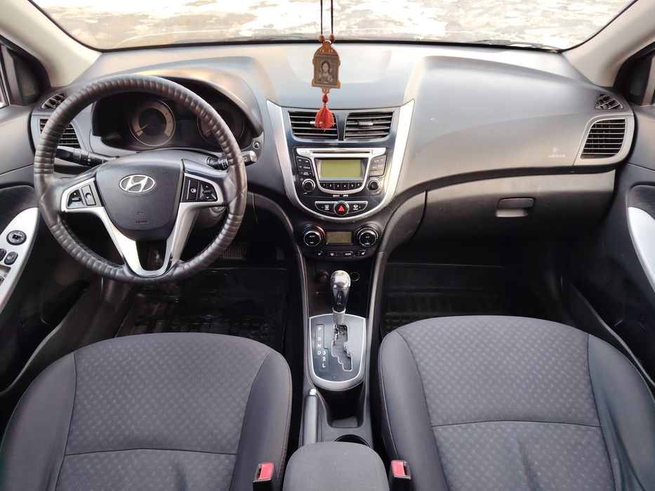 Hyundai Accent 2013 год