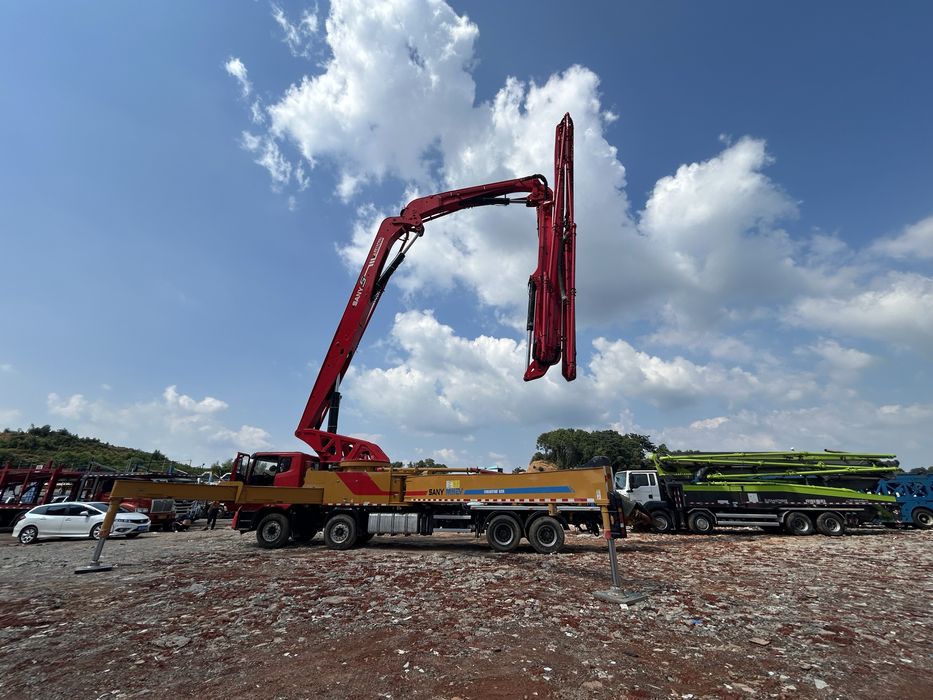 Услуги Автобетонасос , Слон, помпа от 37м до 65м