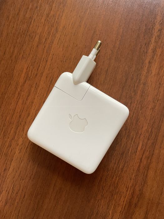 Оригинальный адаптер для MacBook
