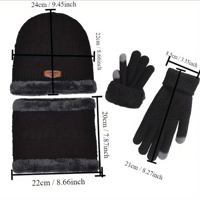 Set caciula, esarfa, manusi din acril moale si captuseala fleece