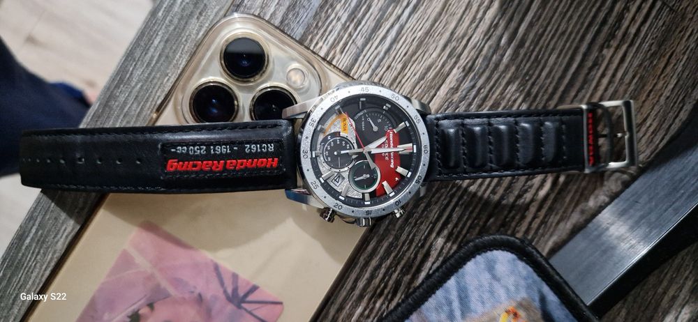 Honda сағаты сатылады.