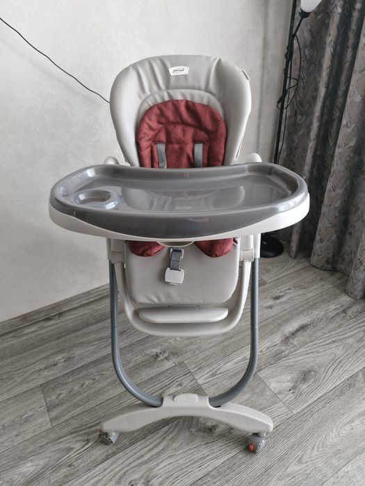 Продам  стульчик для кормления