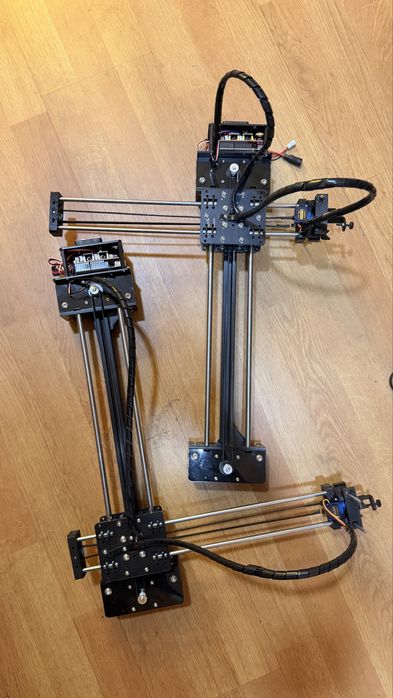 Robot de desenat si scris DrawBot