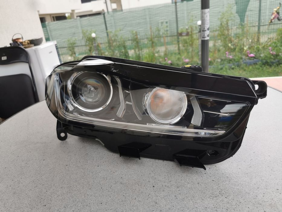 Far dreapta bi xenon  led jaguar XE x760 import Germania