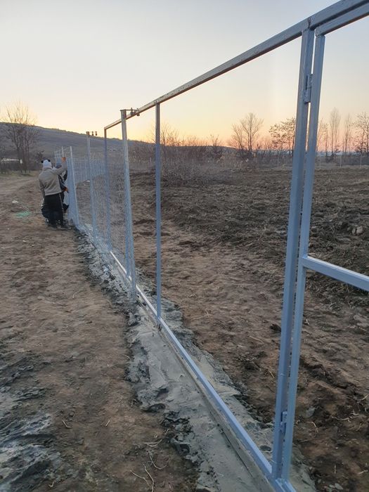 Împrejmuiri / Gard / porți / gradini / terenuri /