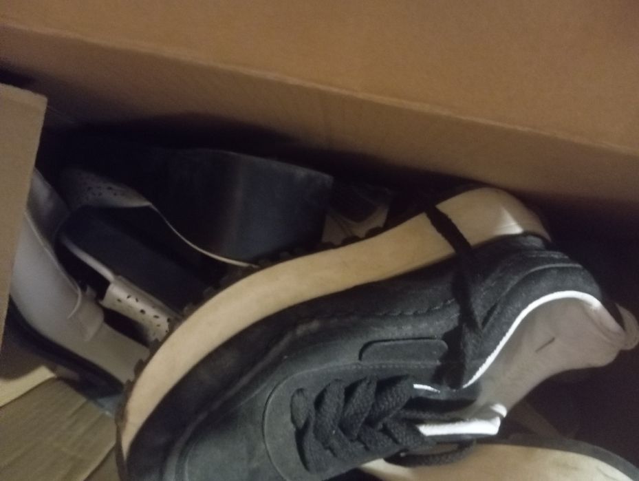 Тегін кроссовки және детский одежда